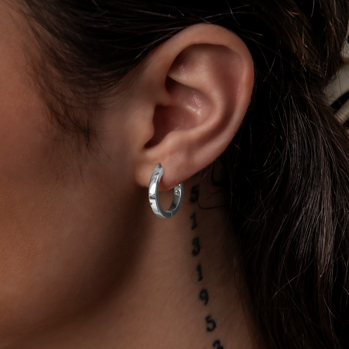 Polished Round Hoop Earrings in White Gold