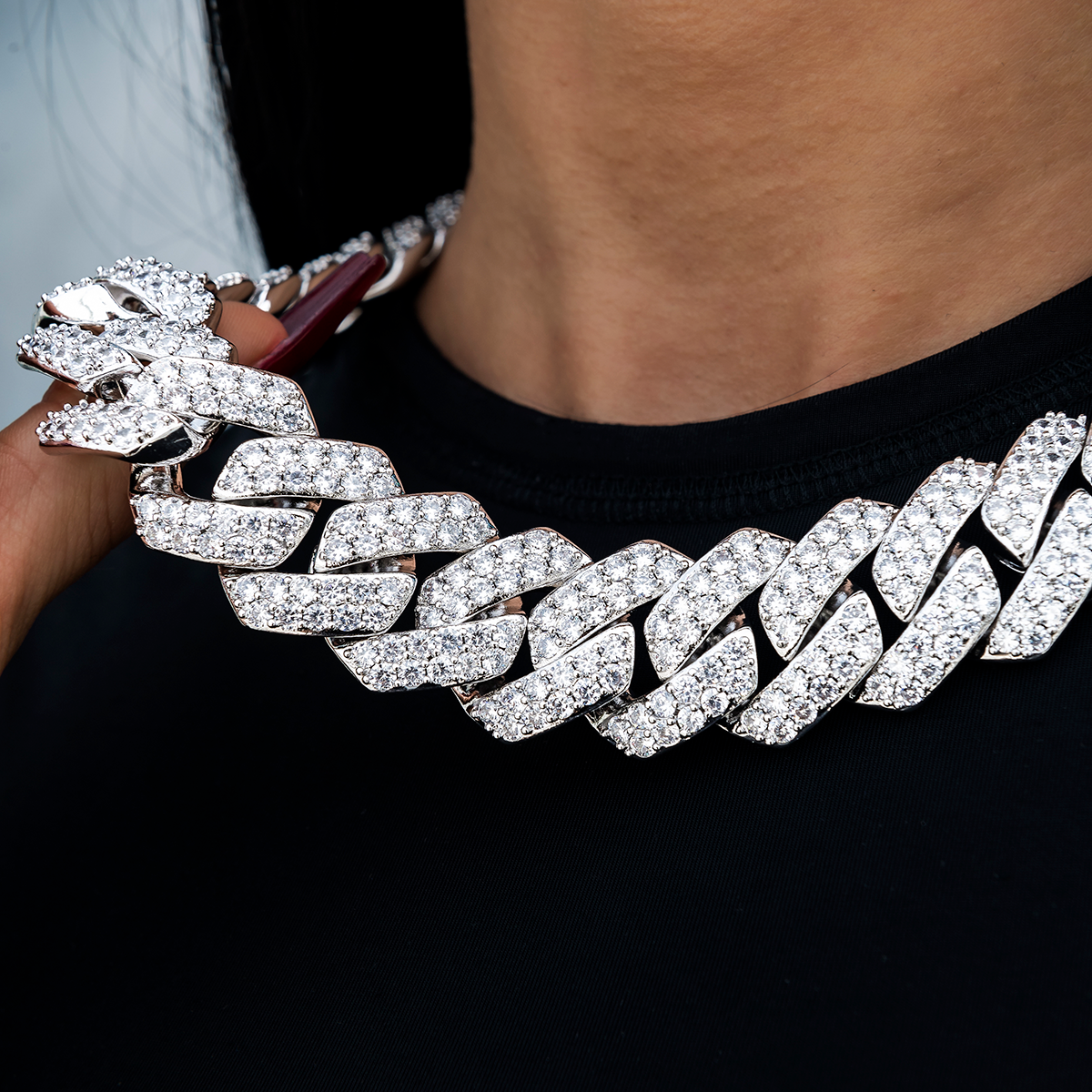 Diamond Prong Link Necklace in White Gold - 25mm