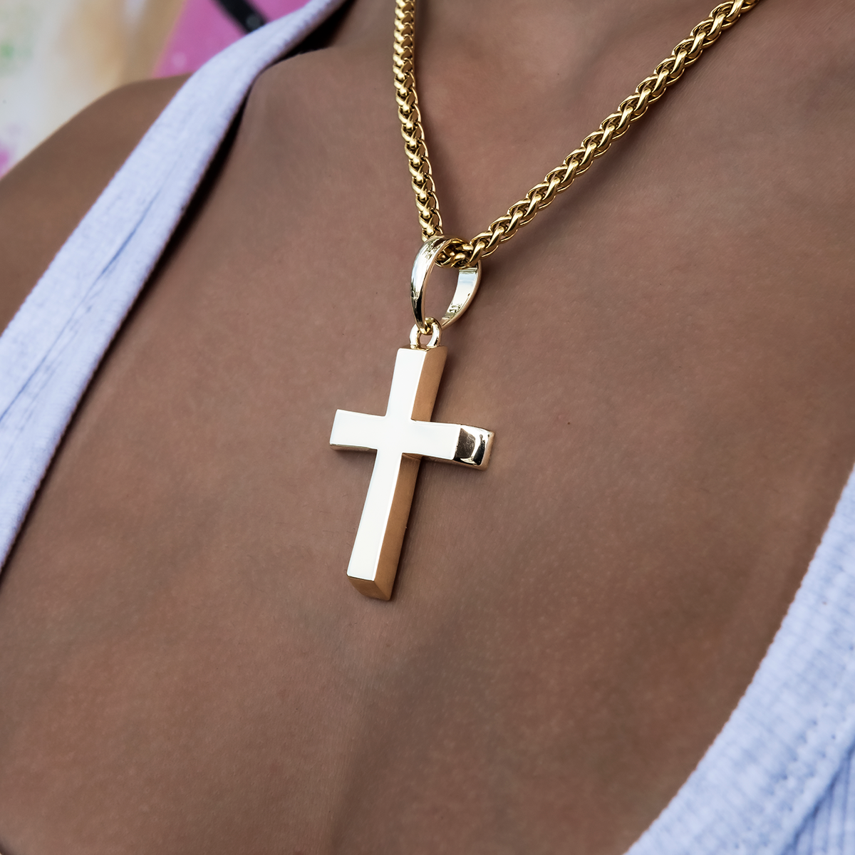 Simple Cross Pendant in Yellow Gold