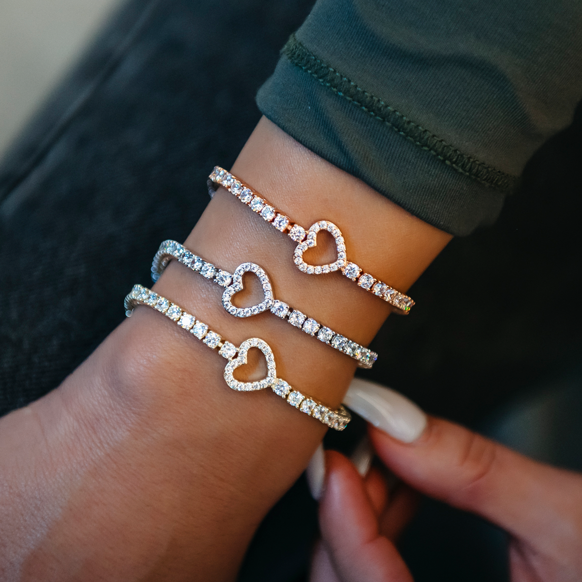 Heart Tennis Bracelet in White Gold