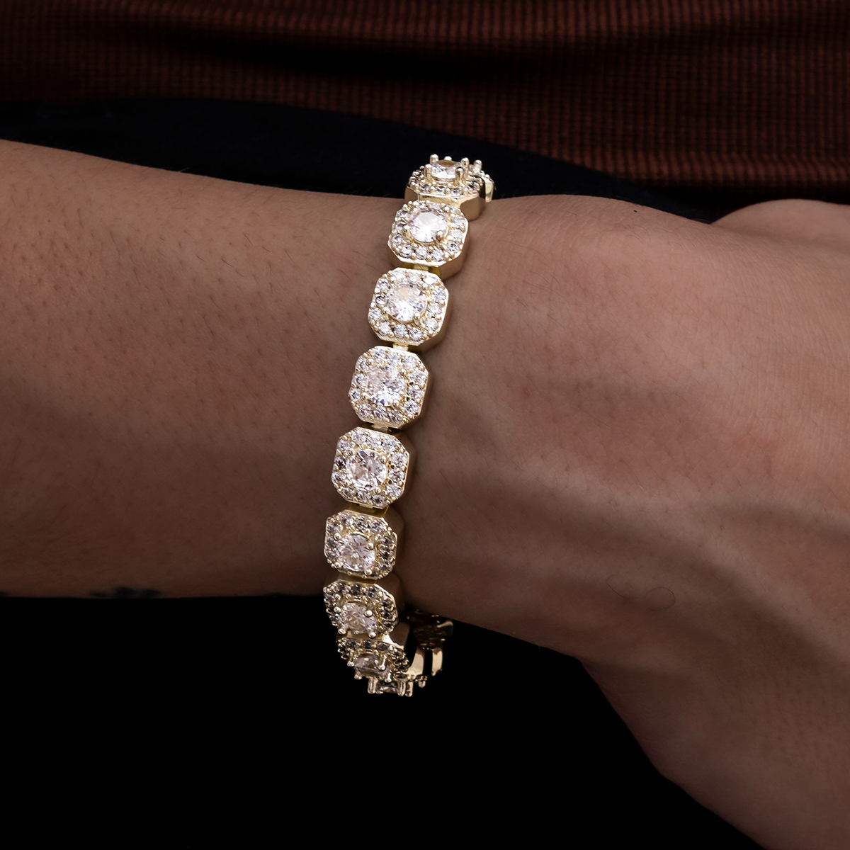 Clustered Tennis Bracelet in Yellow Gold- 8.5mm