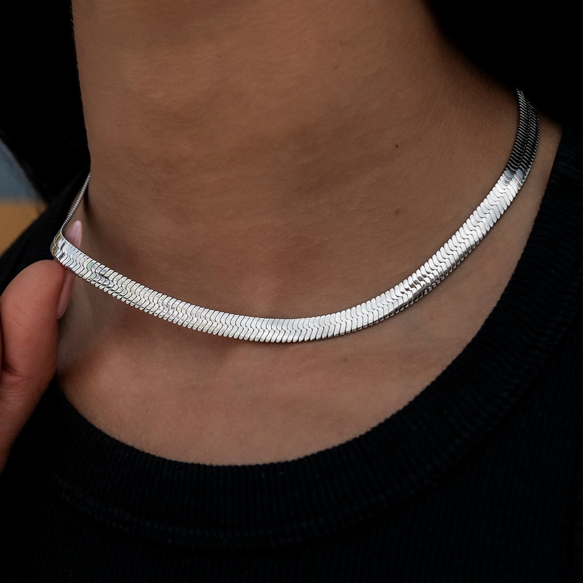 Herringbone Necklace in White Gold- 6mm