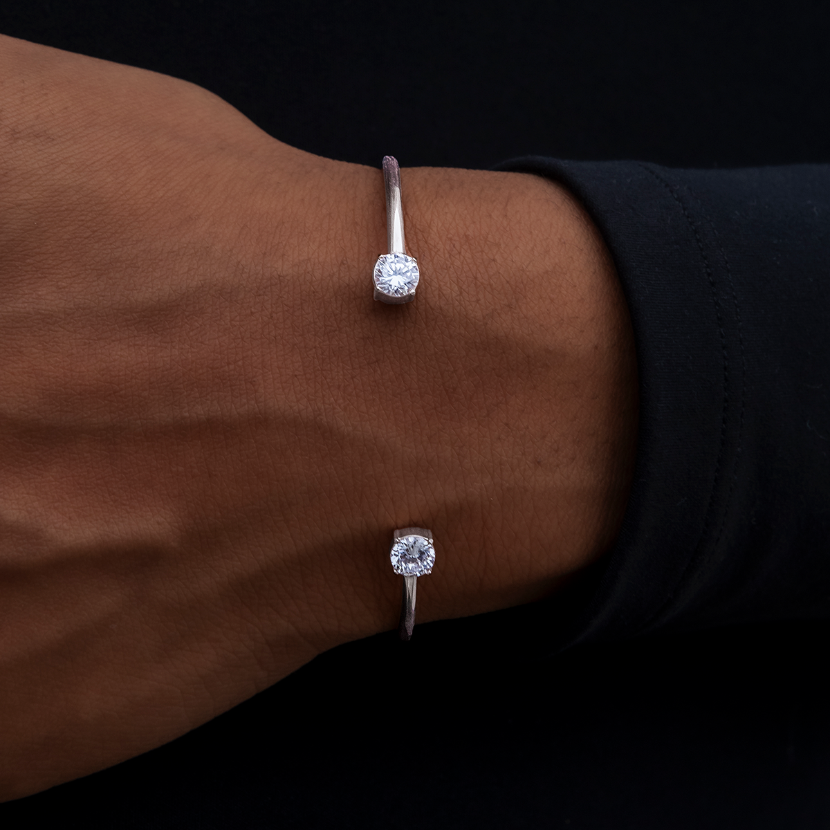 Open-Cuff Bracelet with Round Cut Stones in White Gold