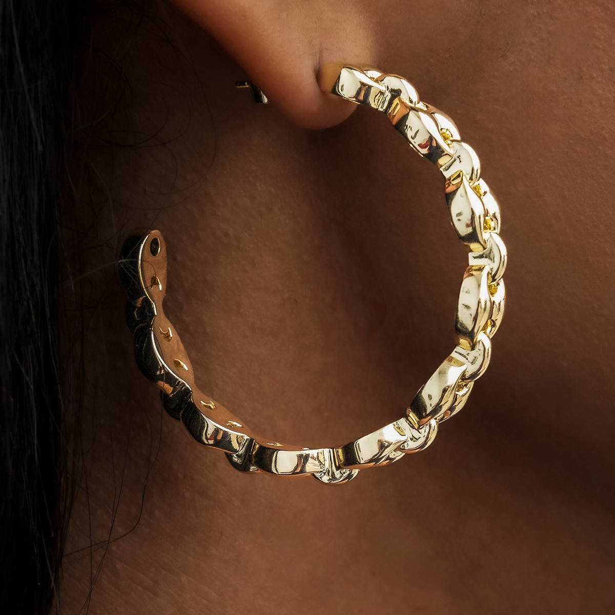 Valentina Hoop Earrings in Yellow Gold