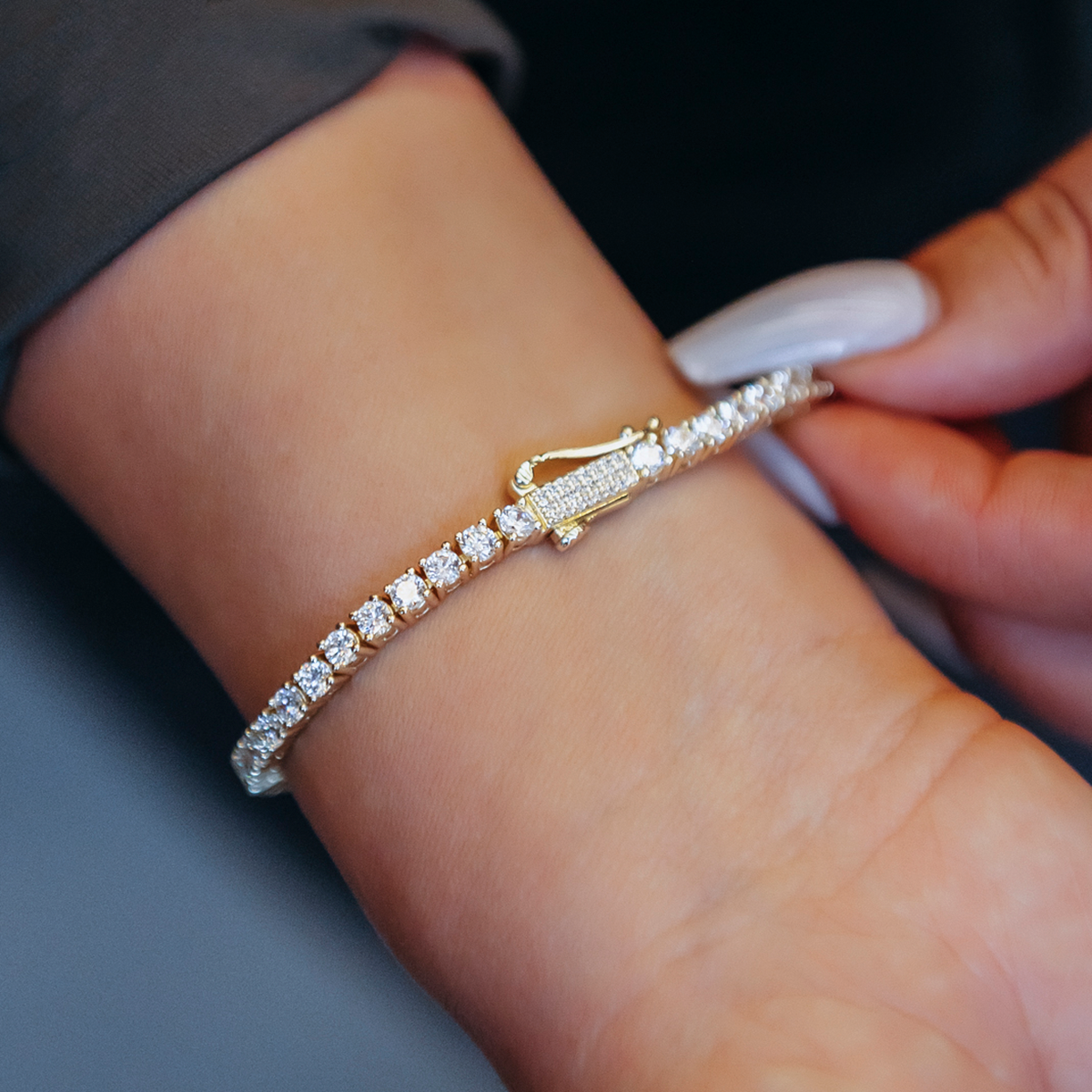 Heart Tennis Bracelet in Yellow Gold