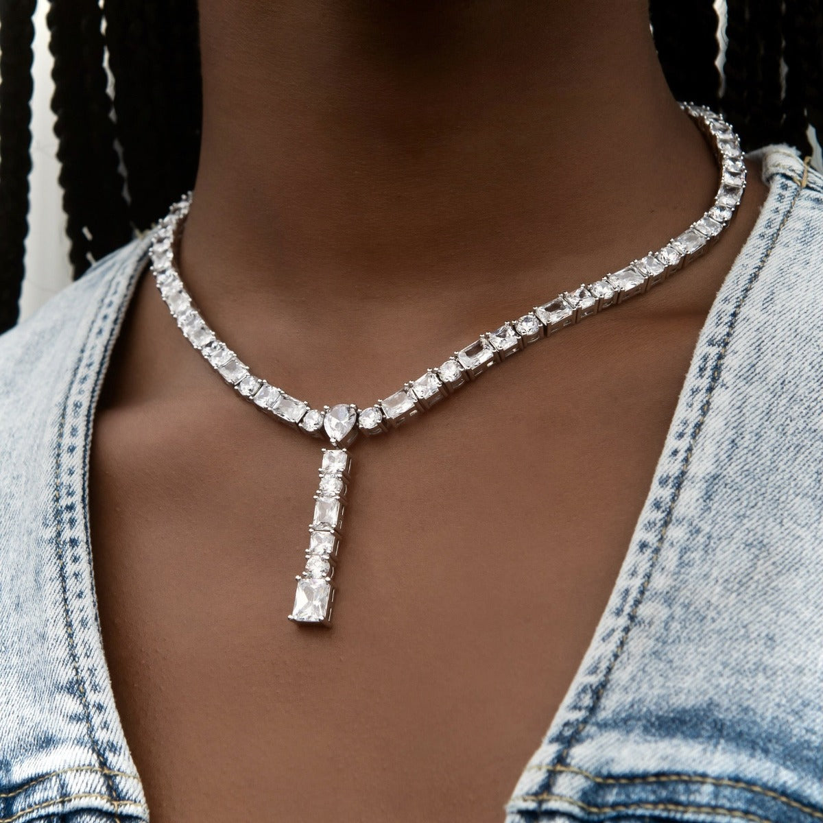 Multi Diamond Lariat Necklace in White Gold