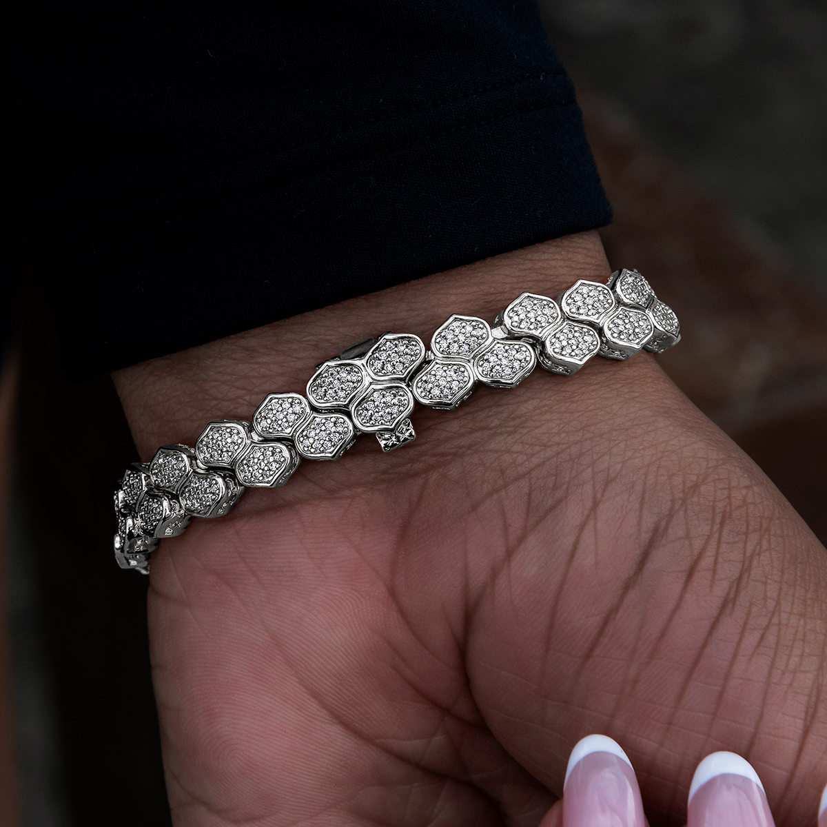 Diamond Pave Flat Reptile Bracelet in White Gold-4mm