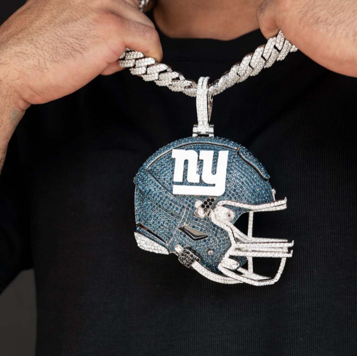 Giant New York Giants Official NFL Helmet Pendant