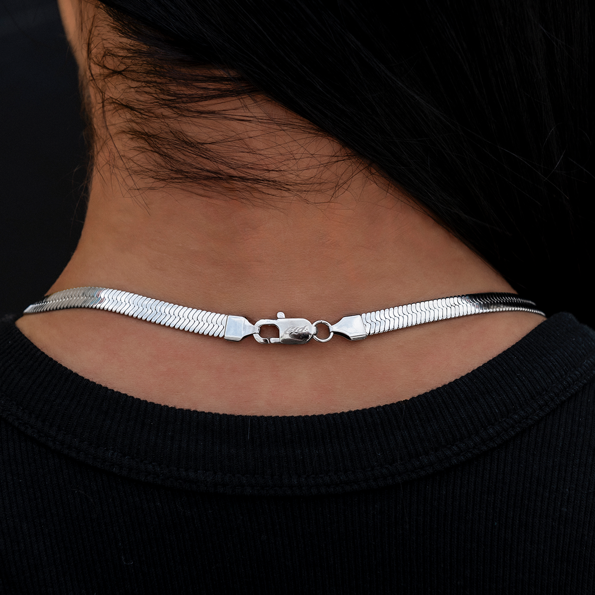 Herringbone Necklace in White Gold- 6mm