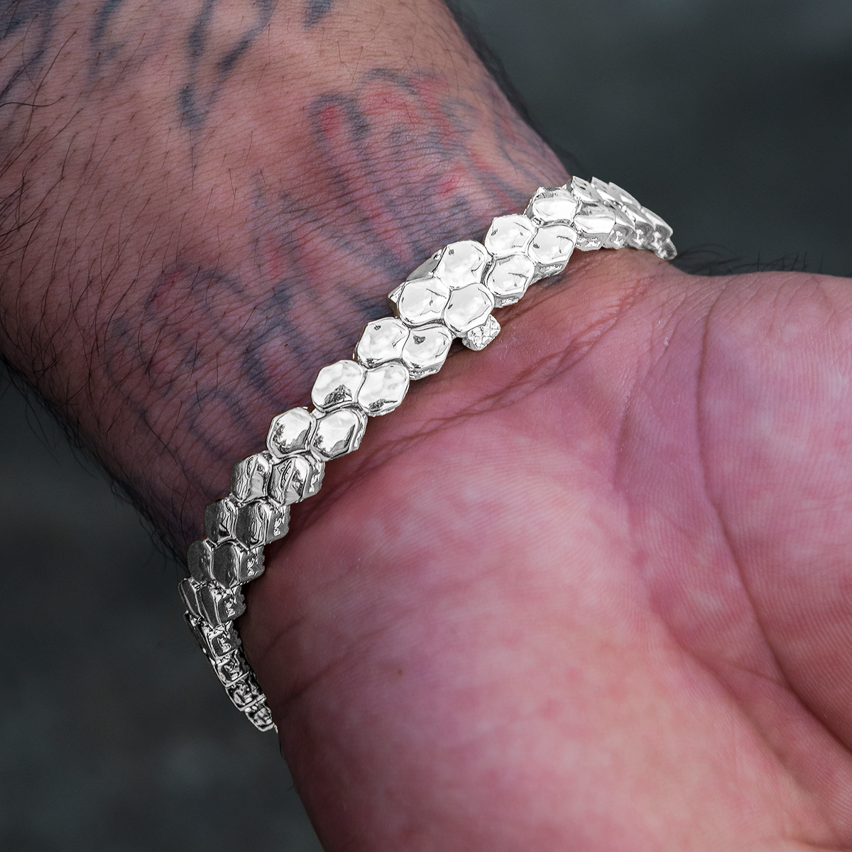 Flat Reptile Bracelet in White Gold-4mm