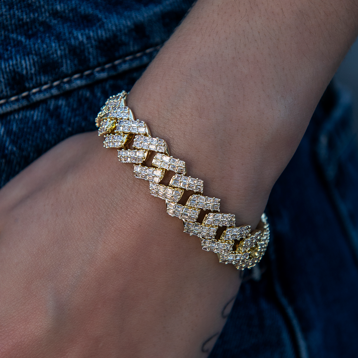 Prong Baguette Cuban Bracelet in Yellow Gold- 12mm