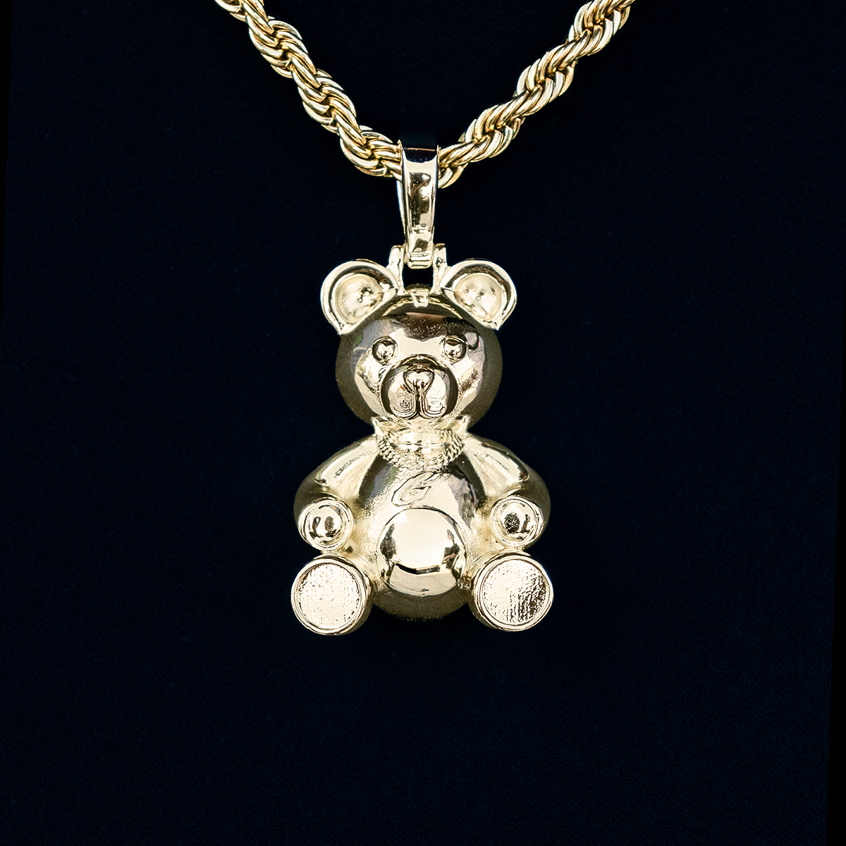 Bear Pendant in Yellow Gold