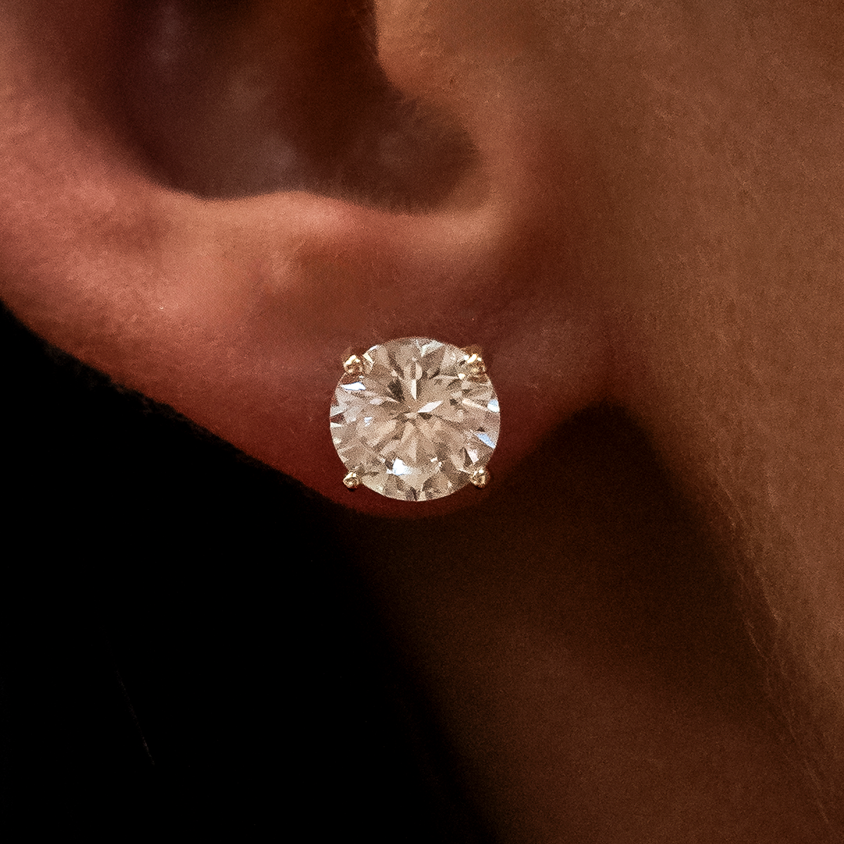 8mm Round Cut Diamond Stud Earrings in Yellow Gold