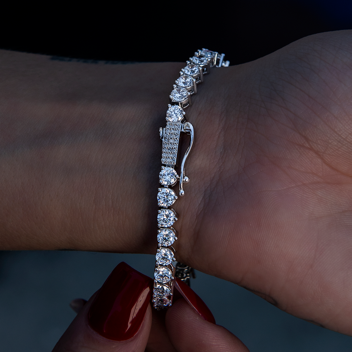 3 Prong Tennis Bracelet in White Gold