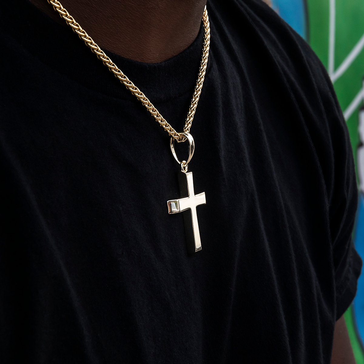 Simple Cross Pendant in Yellow Gold