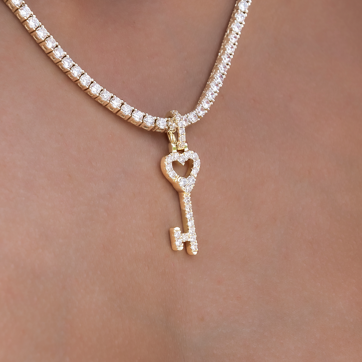 Diamond Heart Key Pendant in Yellow Gold