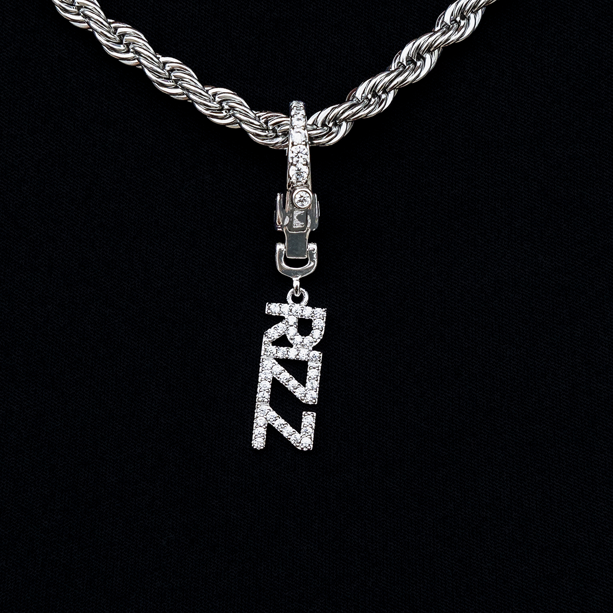 Rizz Clip On Pendant in White Gold