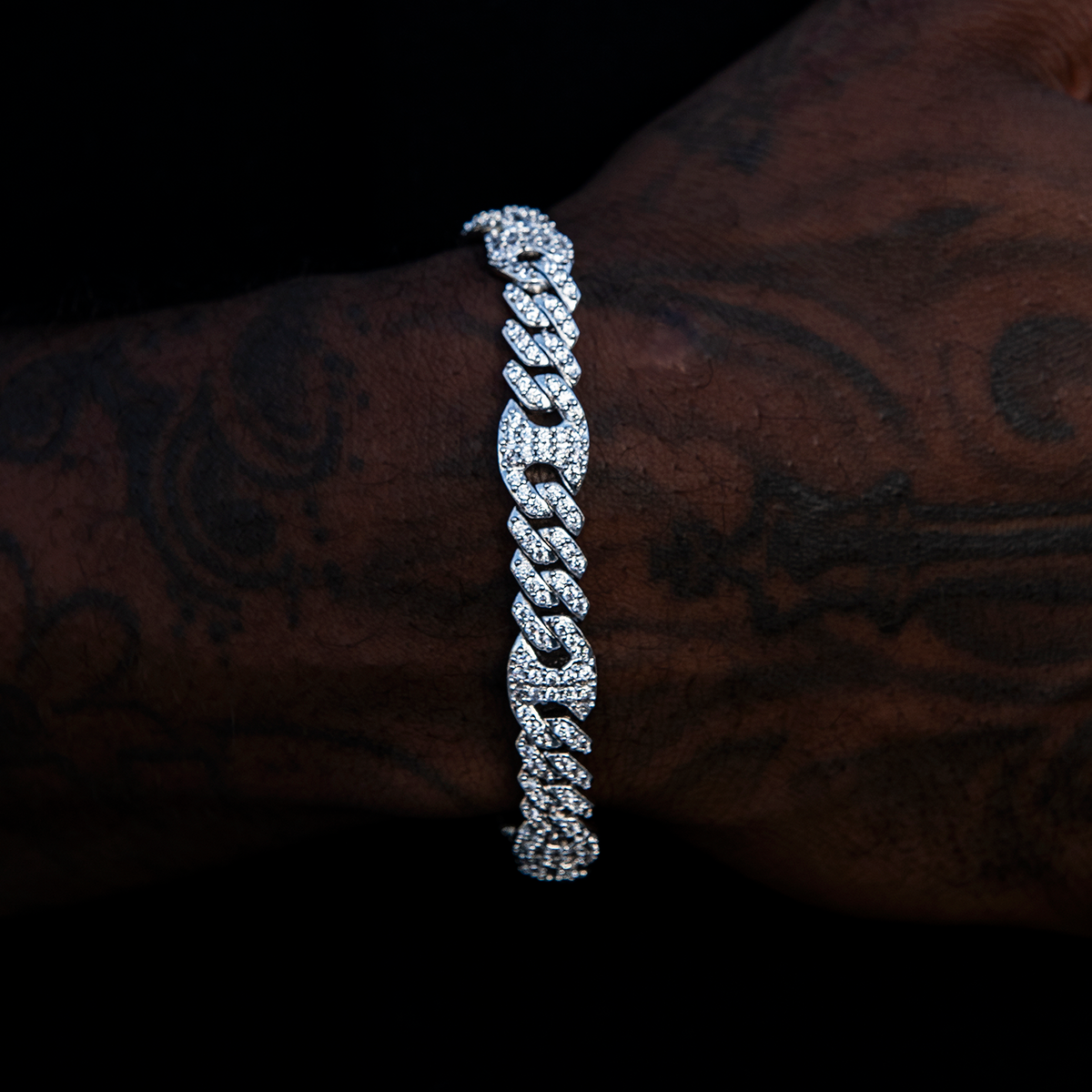 Iced Puffed Mariner Cuban Bracelet in White Gold- 9mm