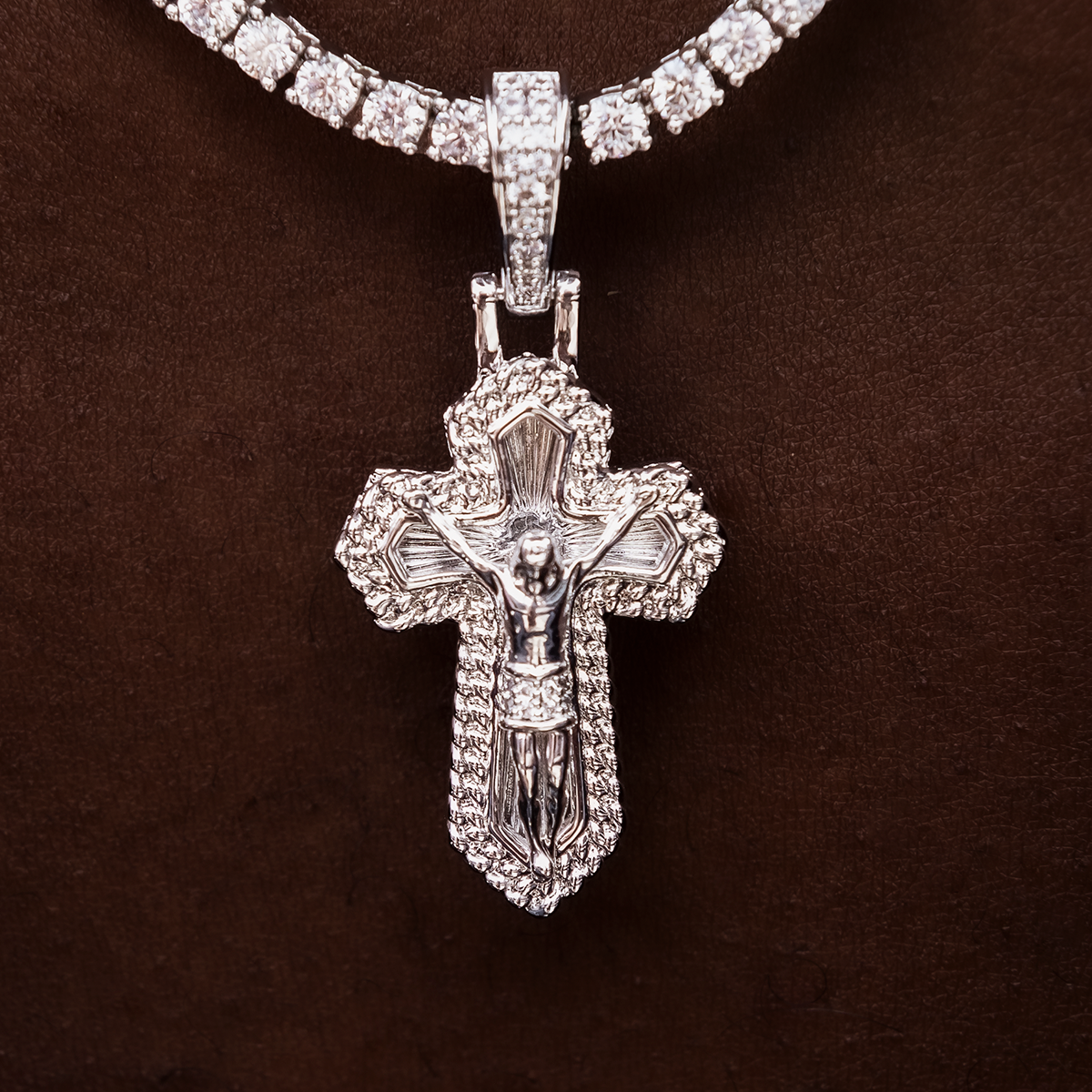 Icon Cross Pendant in White Gold