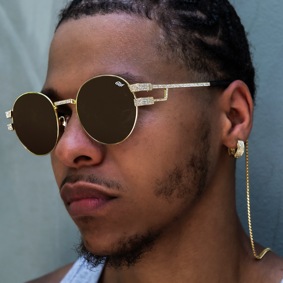 Miami Avenue Sunglasses in Yellow Gold with Sunglass Chain