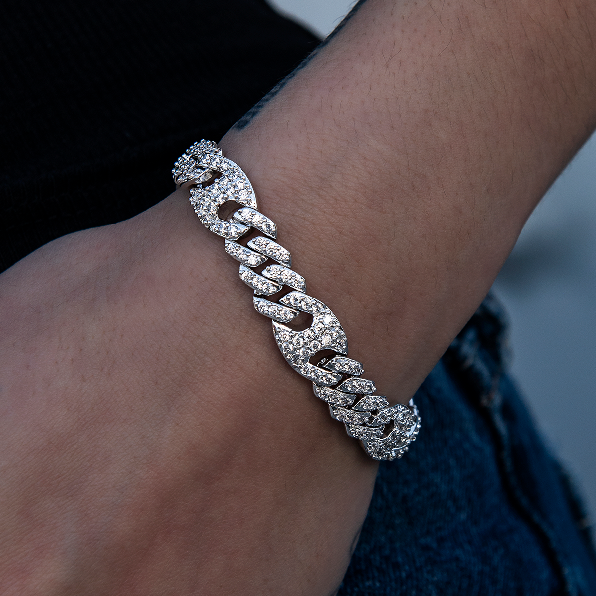 Iced Puffed Mariner Cuban Bracelet in White Gold- 9mm