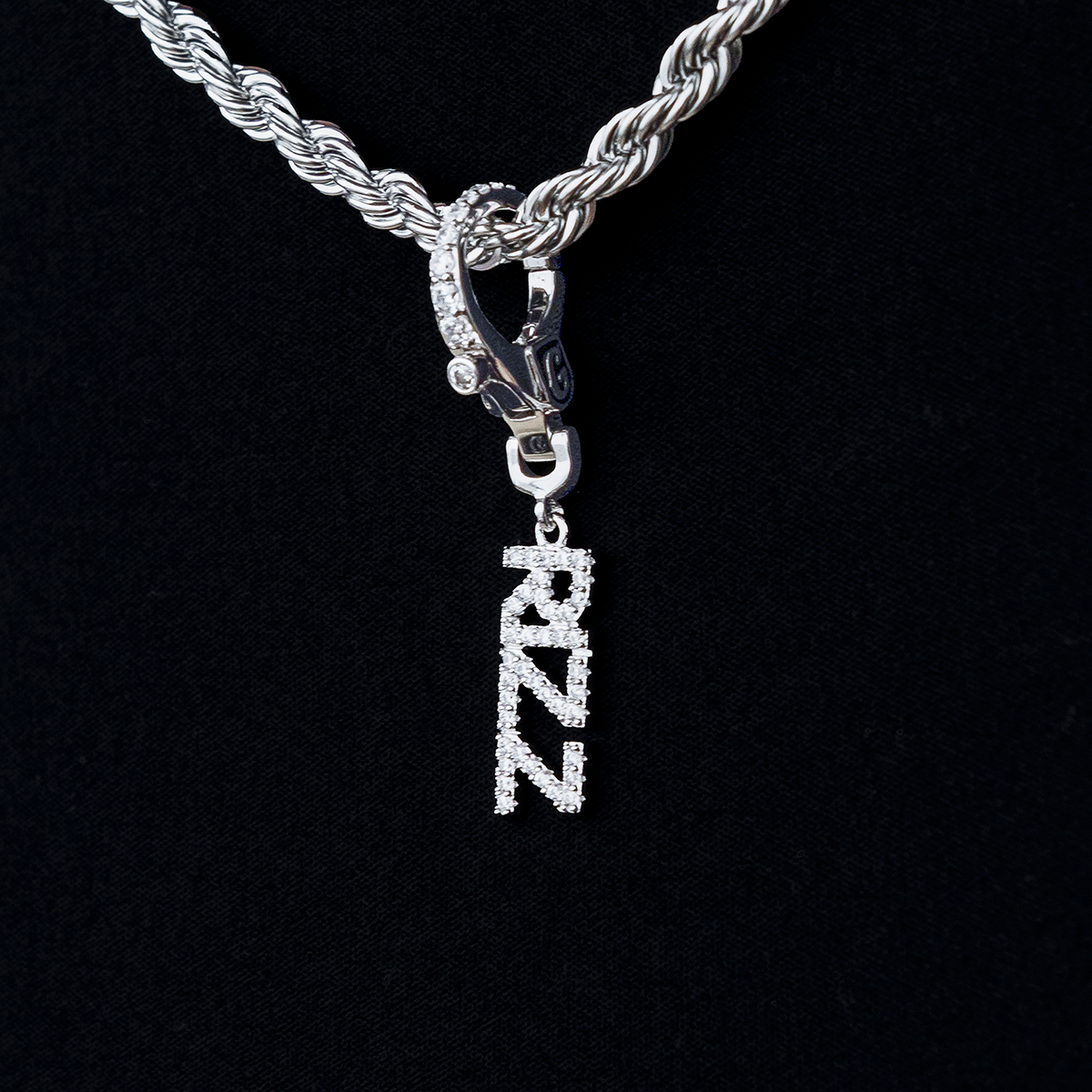 Rizz Clip On Pendant in White Gold