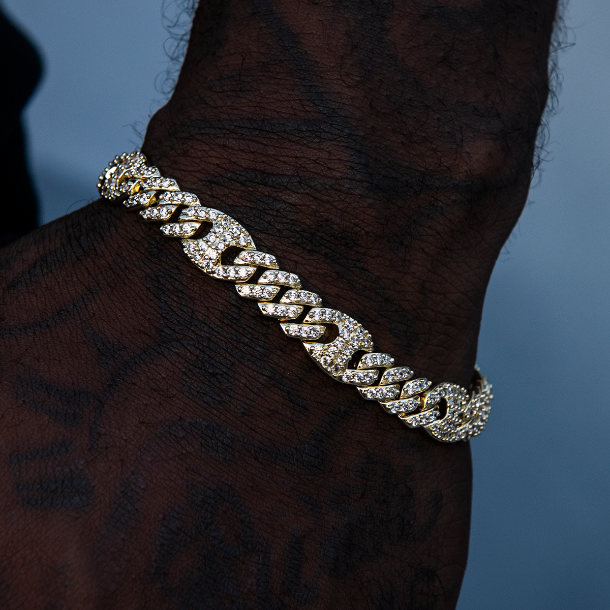 Iced Puffed Mariner Cuban Bracelet in Yellow Gold- 9mm