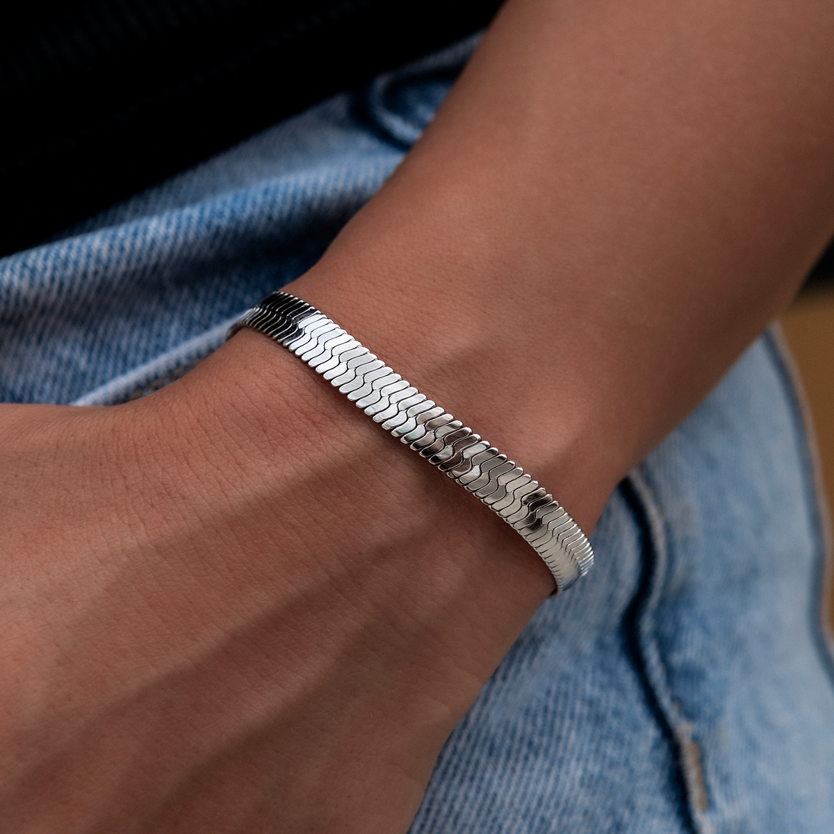 Herringbone Bracelet in White Gold- 6mm