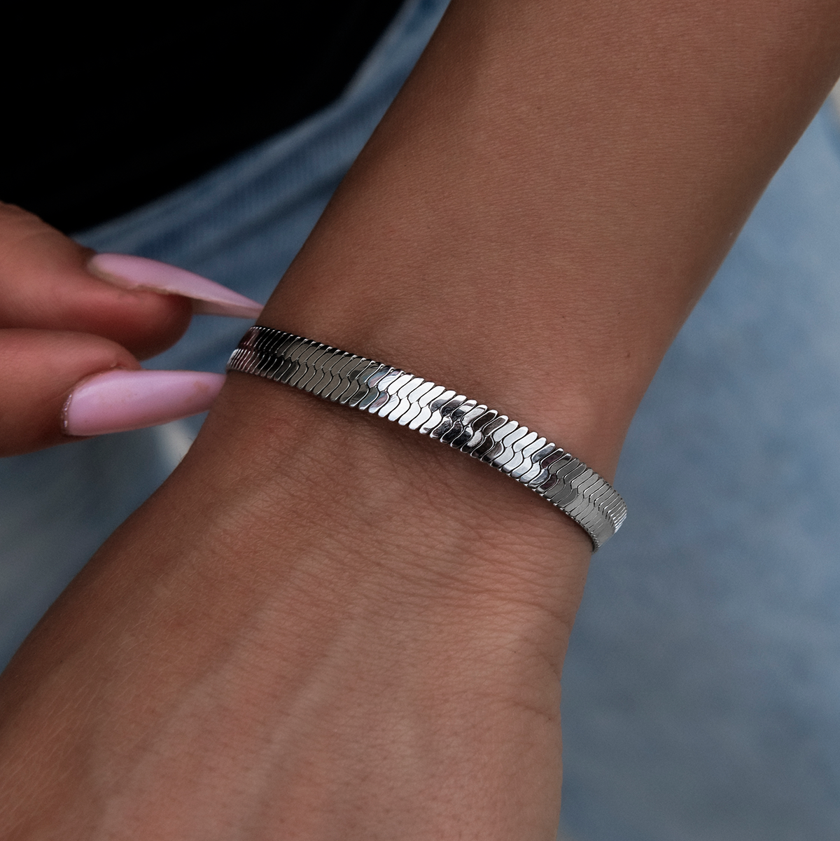 Herringbone Bracelet in White Gold- 6mm