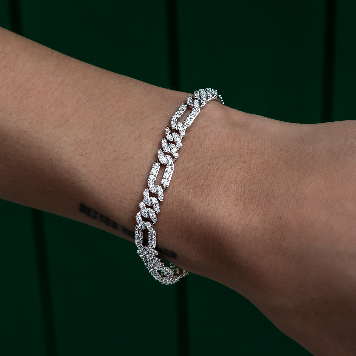 Diamond Figaro Bracelet in White Gold- 6mm