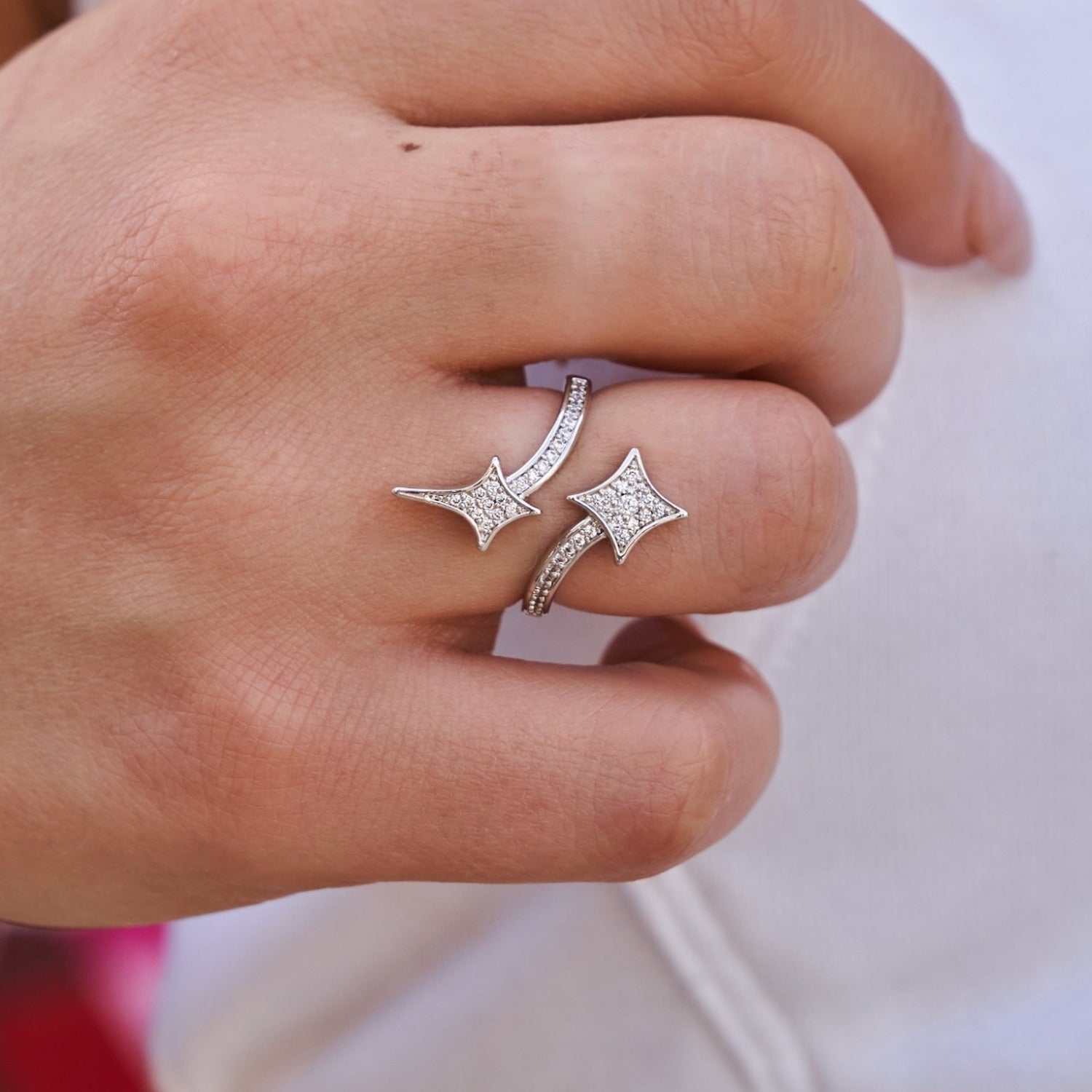 GLD Signature Star Ring in White Gold Vermeil