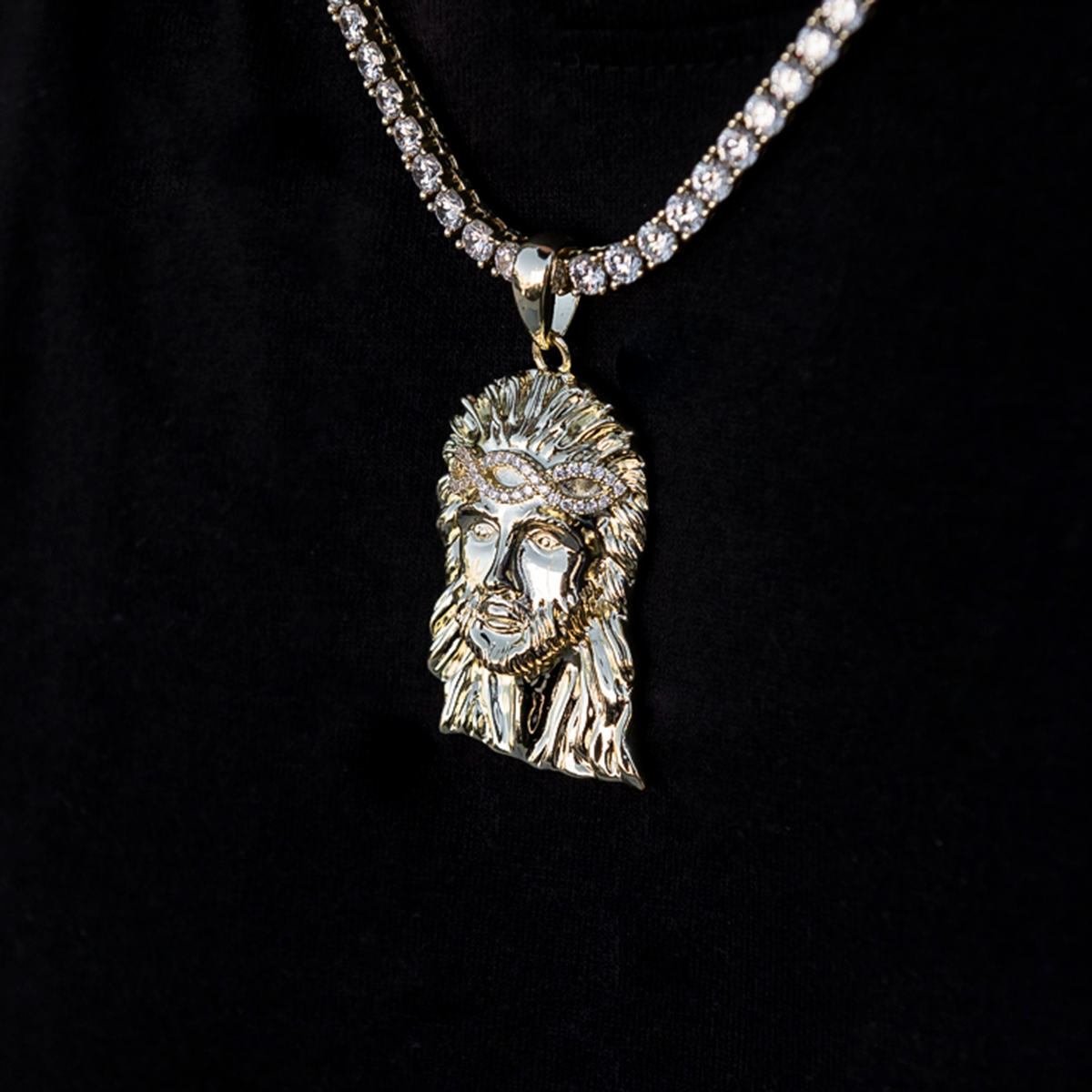 Large Diamond Crown Portrait of Jesus Pendant in Yellow Gold