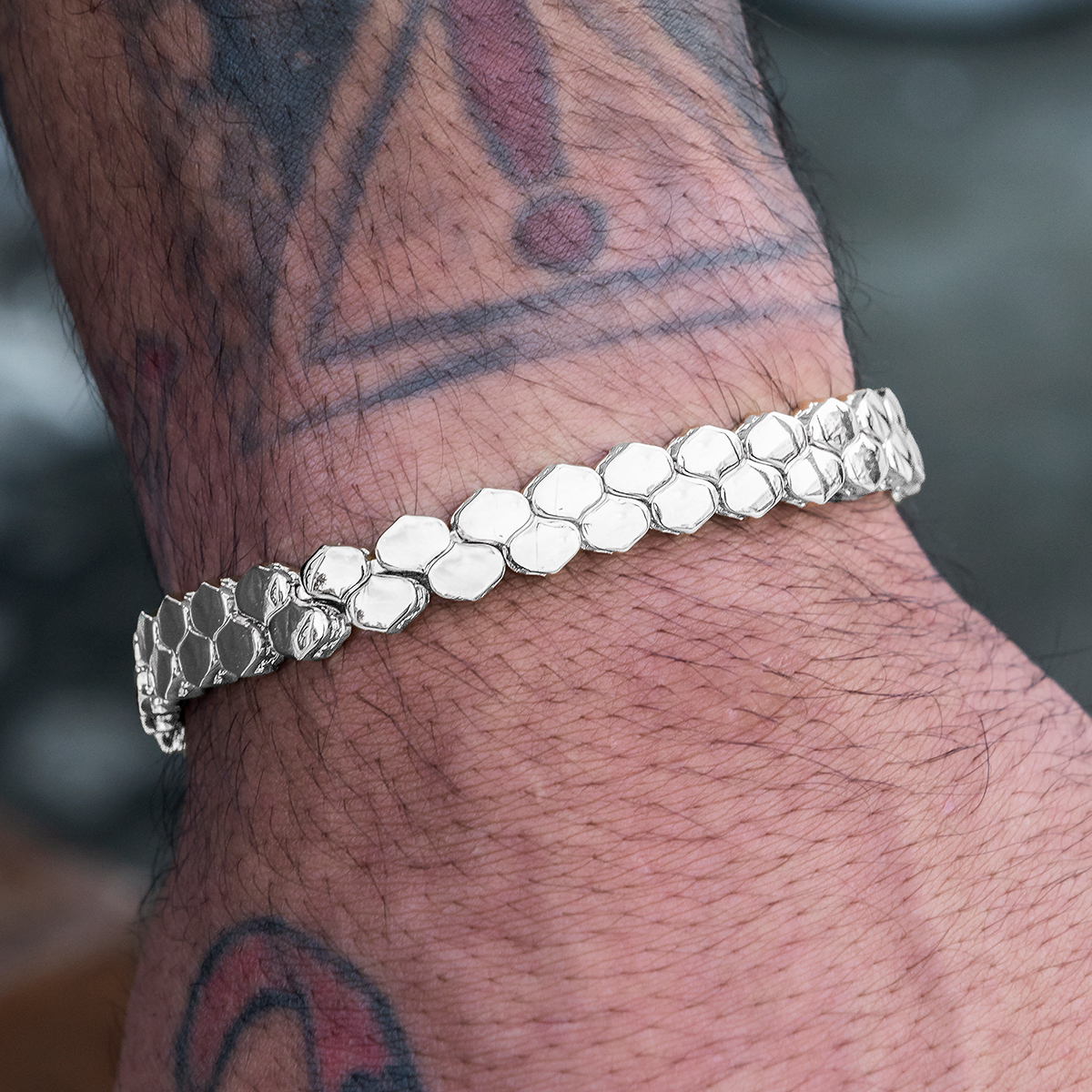 Flat Reptile Bracelet in White Gold-4mm