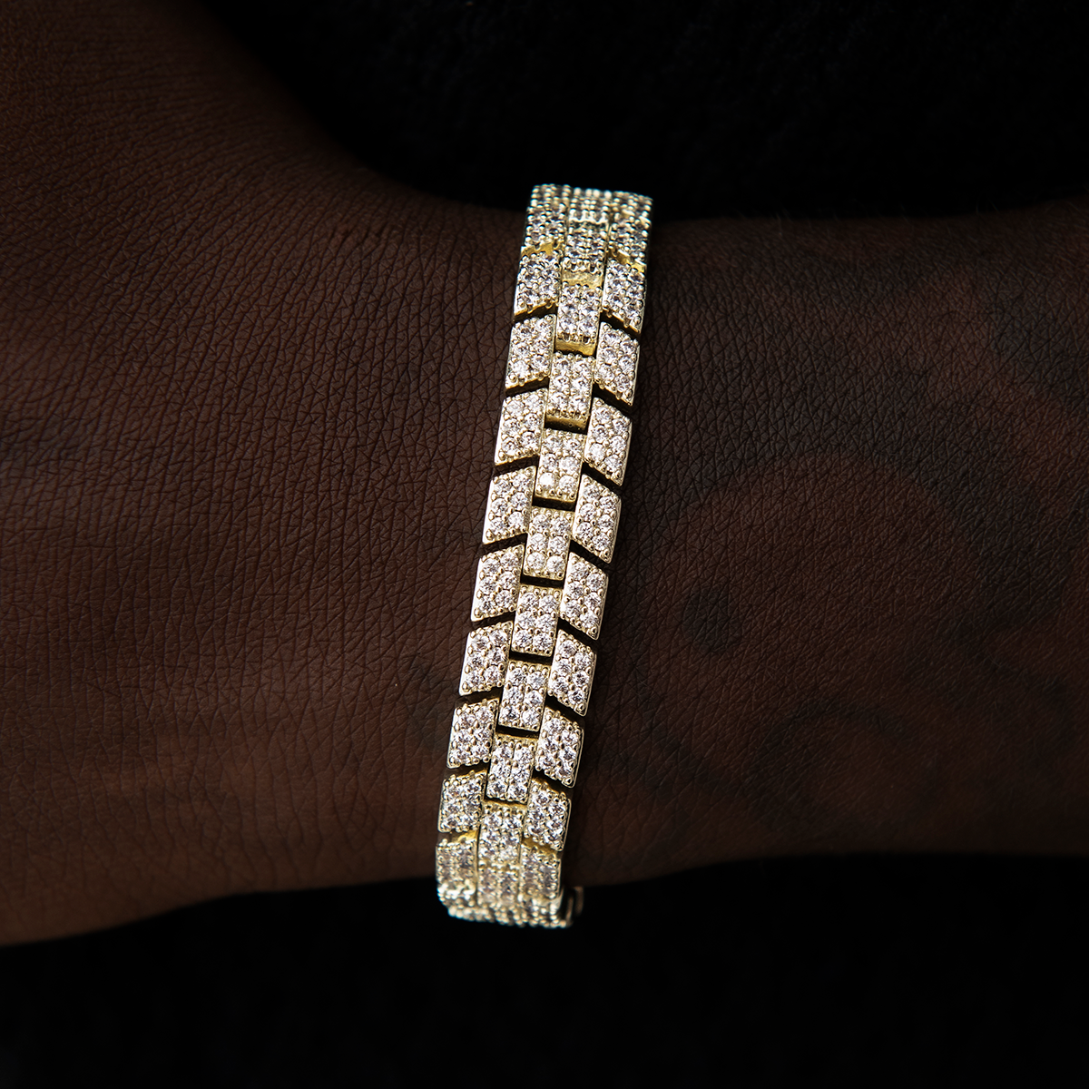 Diamond Spine Bracelet in Yellow Gold