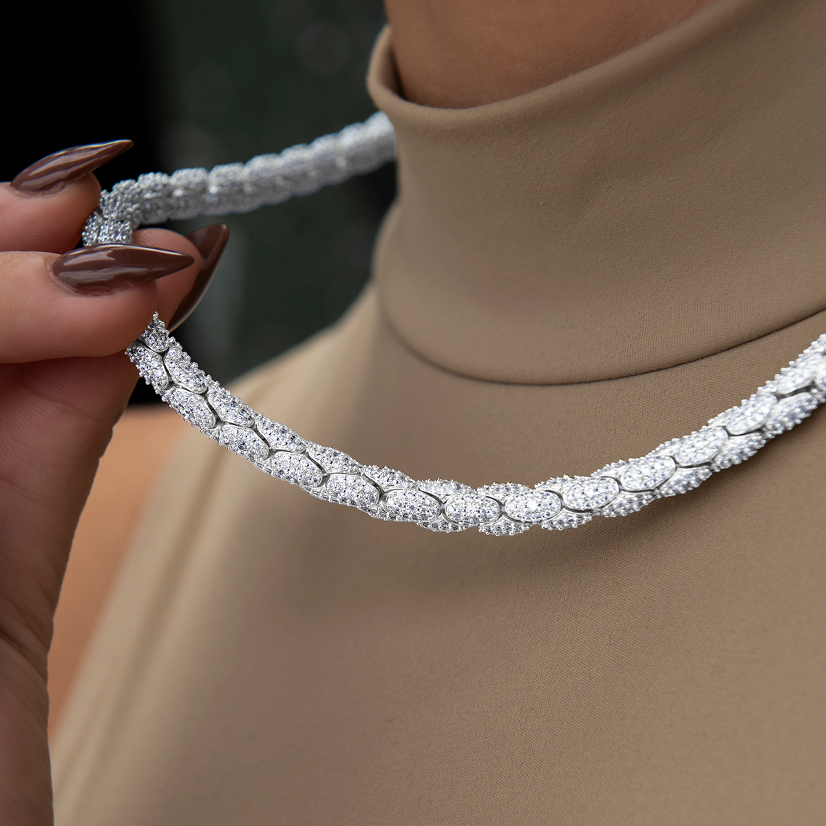 Diamond Pave Reptile Necklace in White Gold-6mm