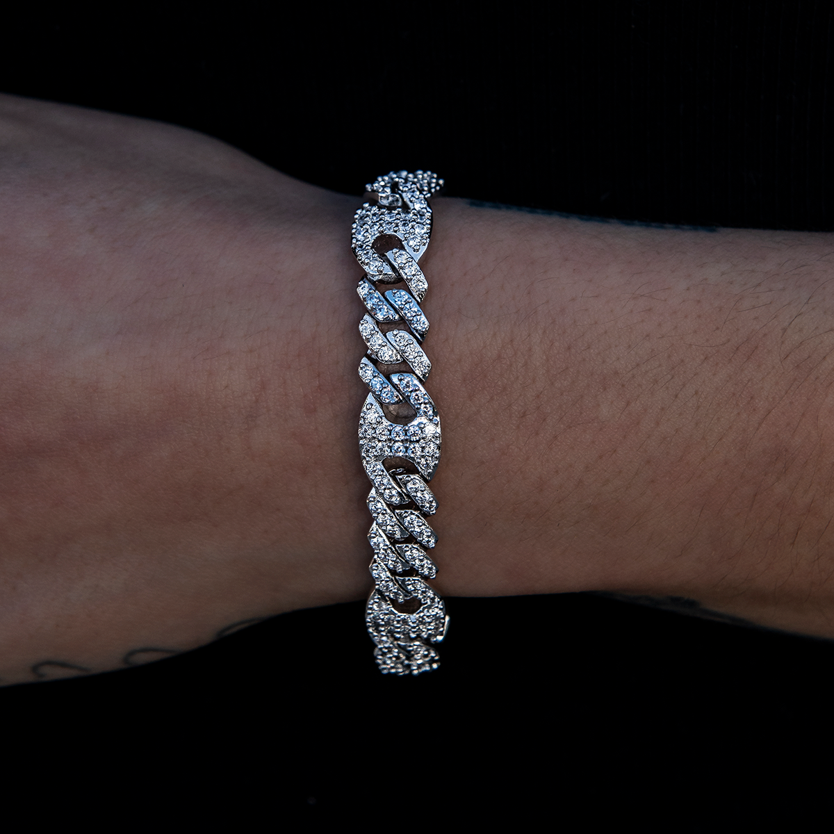 Iced Puffed Mariner Cuban Bracelet in White Gold- 9mm