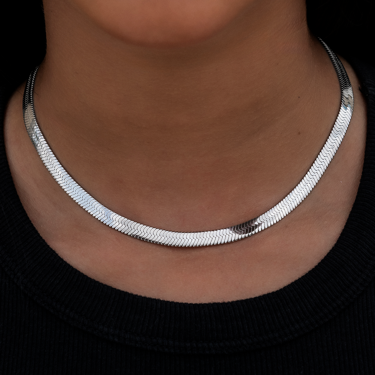 Herringbone Necklace in White Gold- 6mm