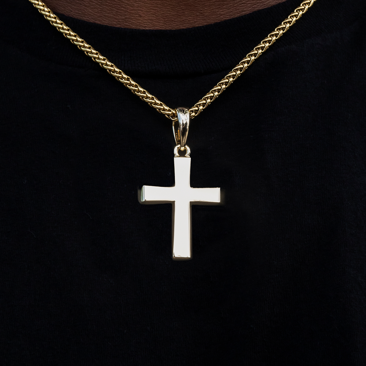 Simple Cross Pendant in Yellow Gold