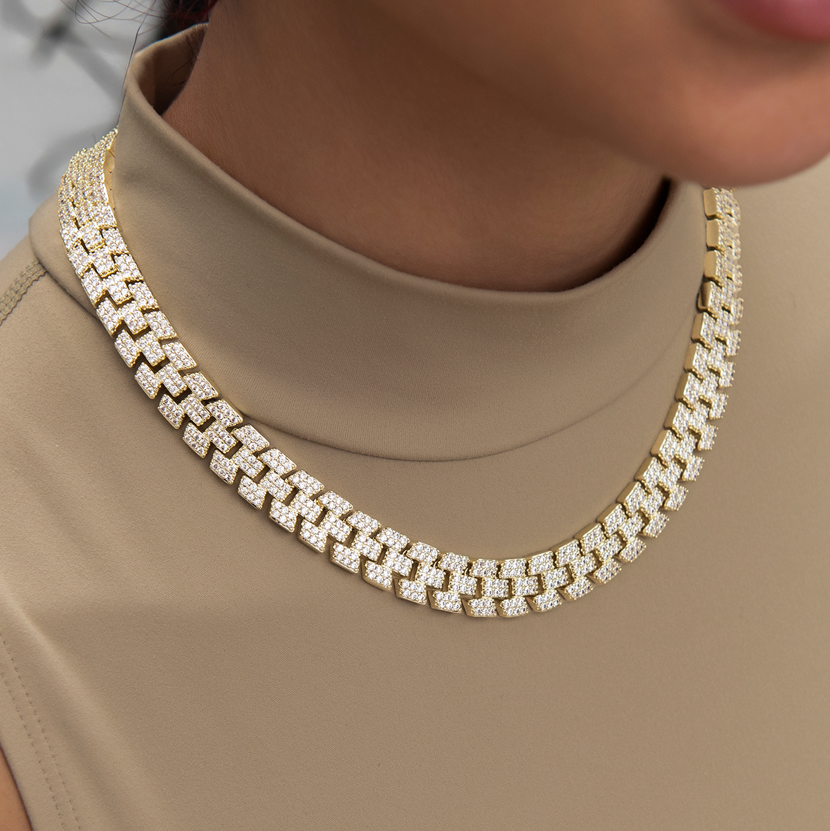 Diamond Spine Necklace in Yellow Gold