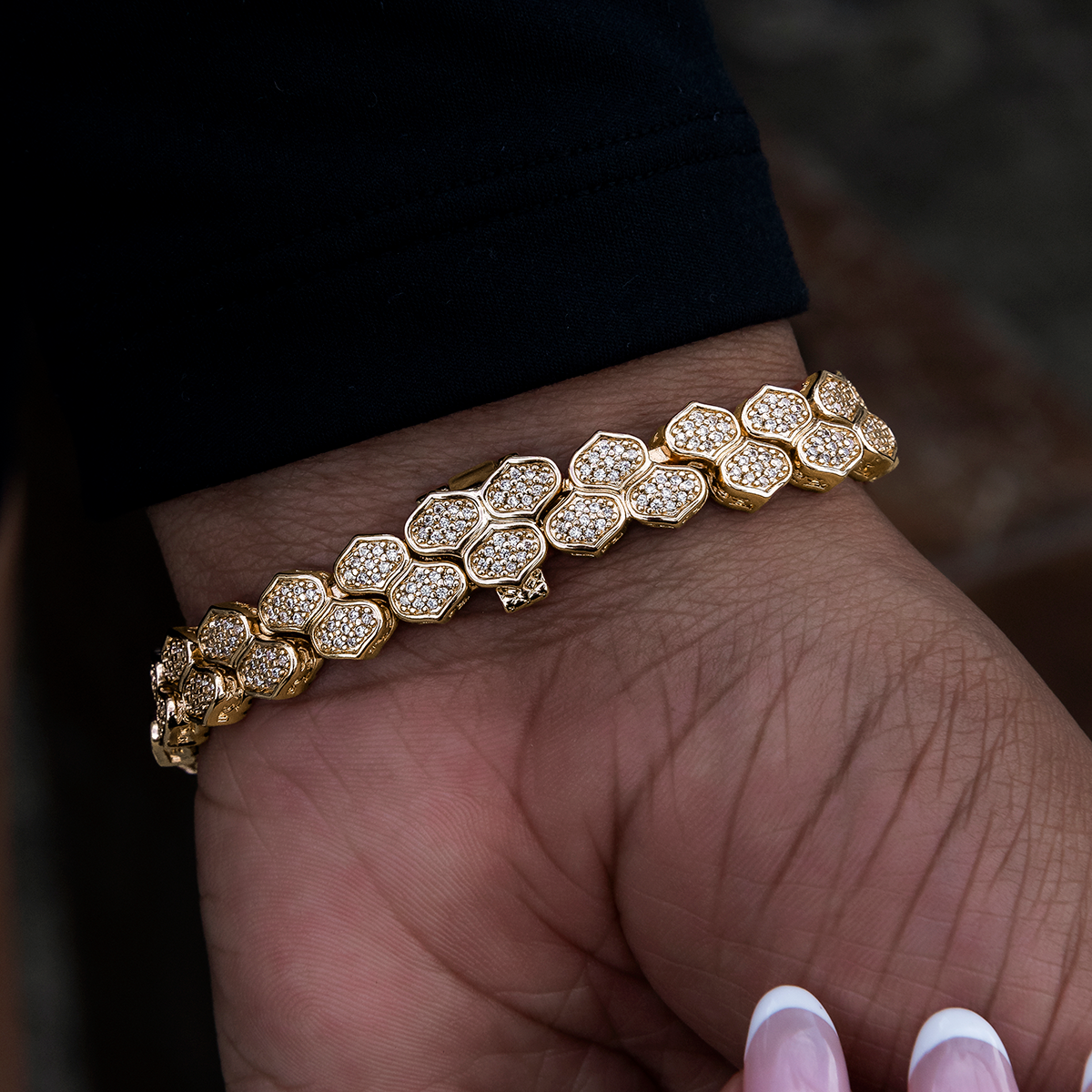 Diamond Pave Flat Reptile Bracelet in Yellow Gold-4mm