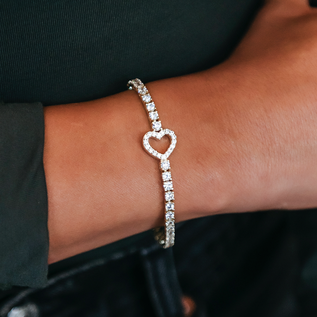 Heart Tennis Bracelet in Yellow Gold