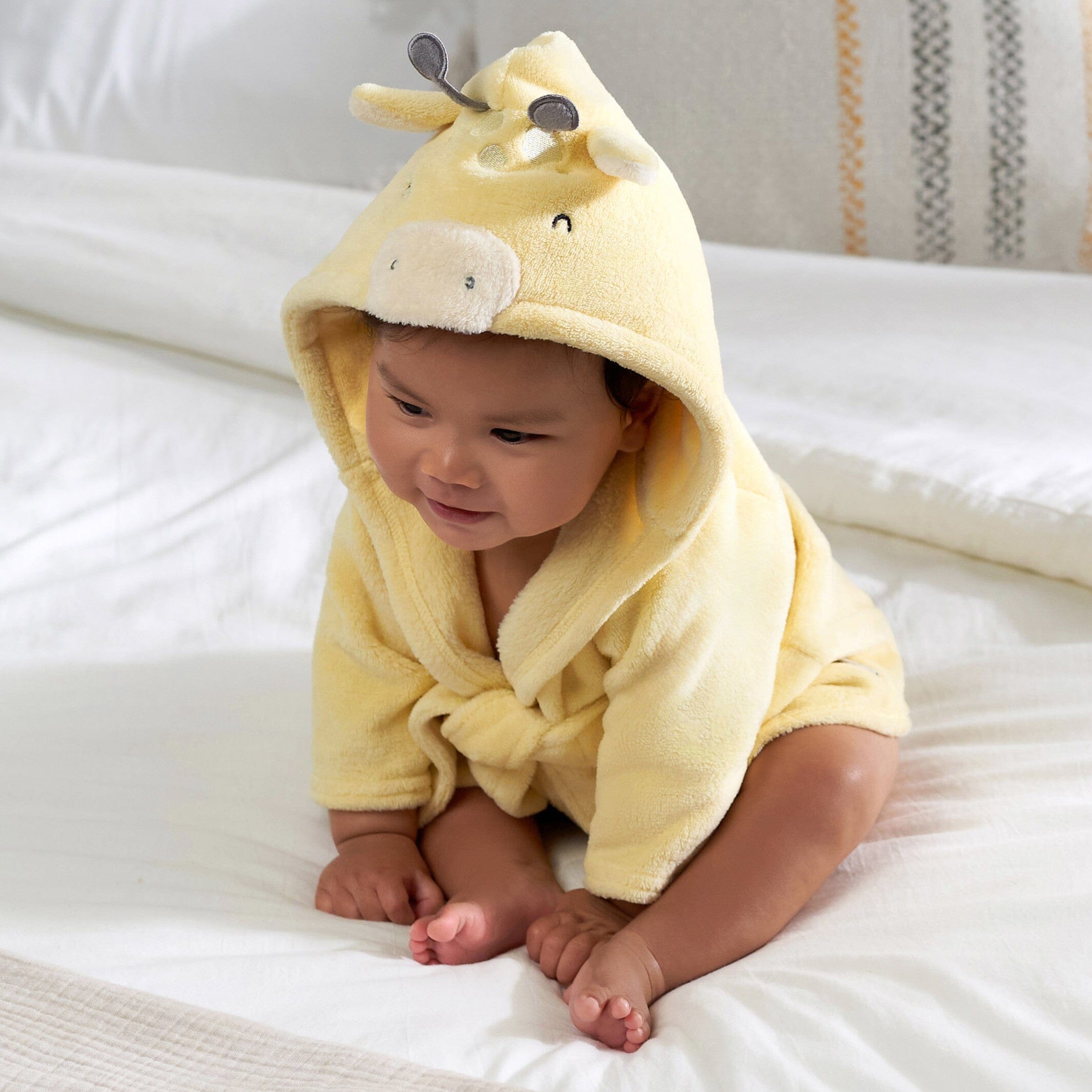 Embroidered Baby Neutral Giraffe Robe