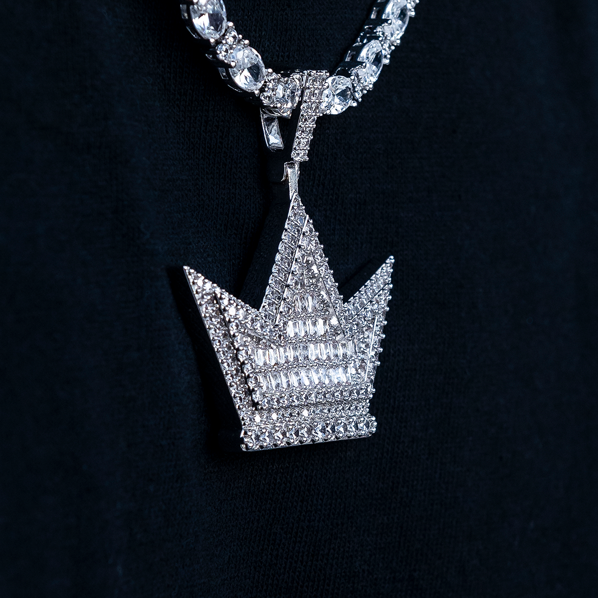 GLD Crown Pendant