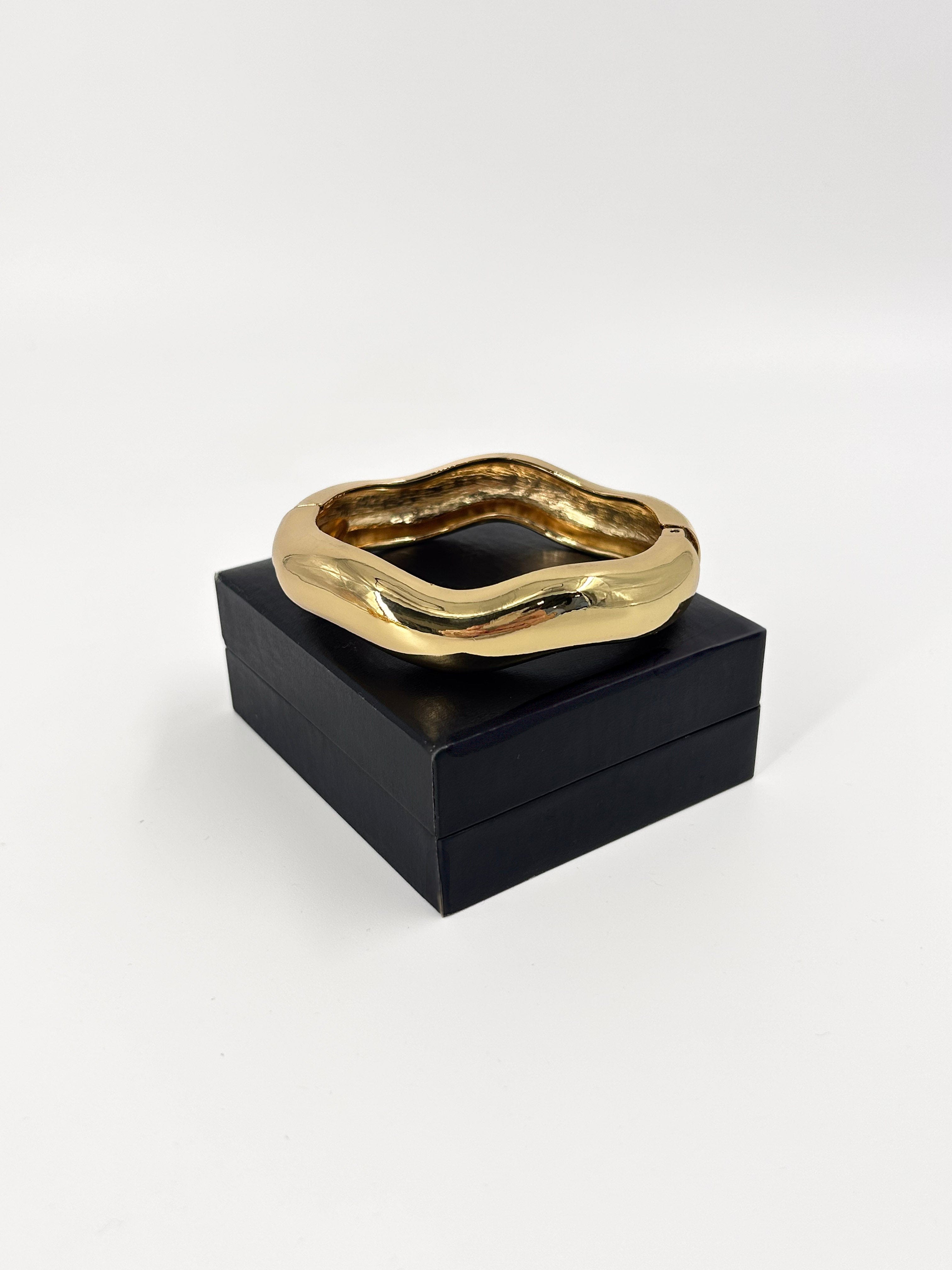 Golden Flow Bangle