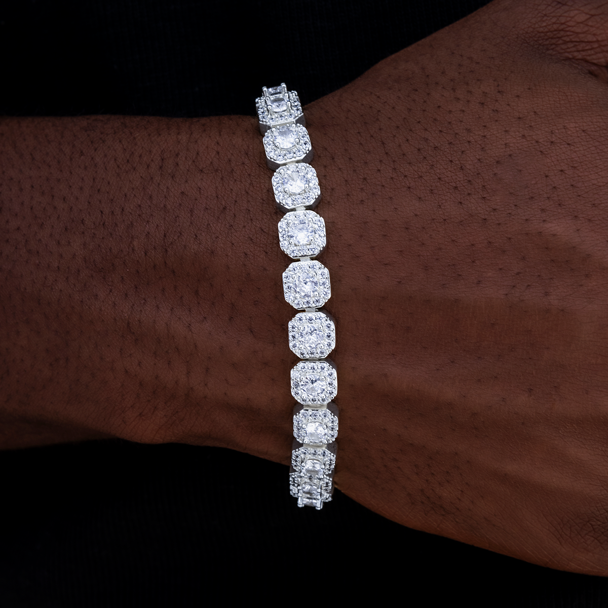 Clustered Tennis Bracelet in White Gold- 8.5mm