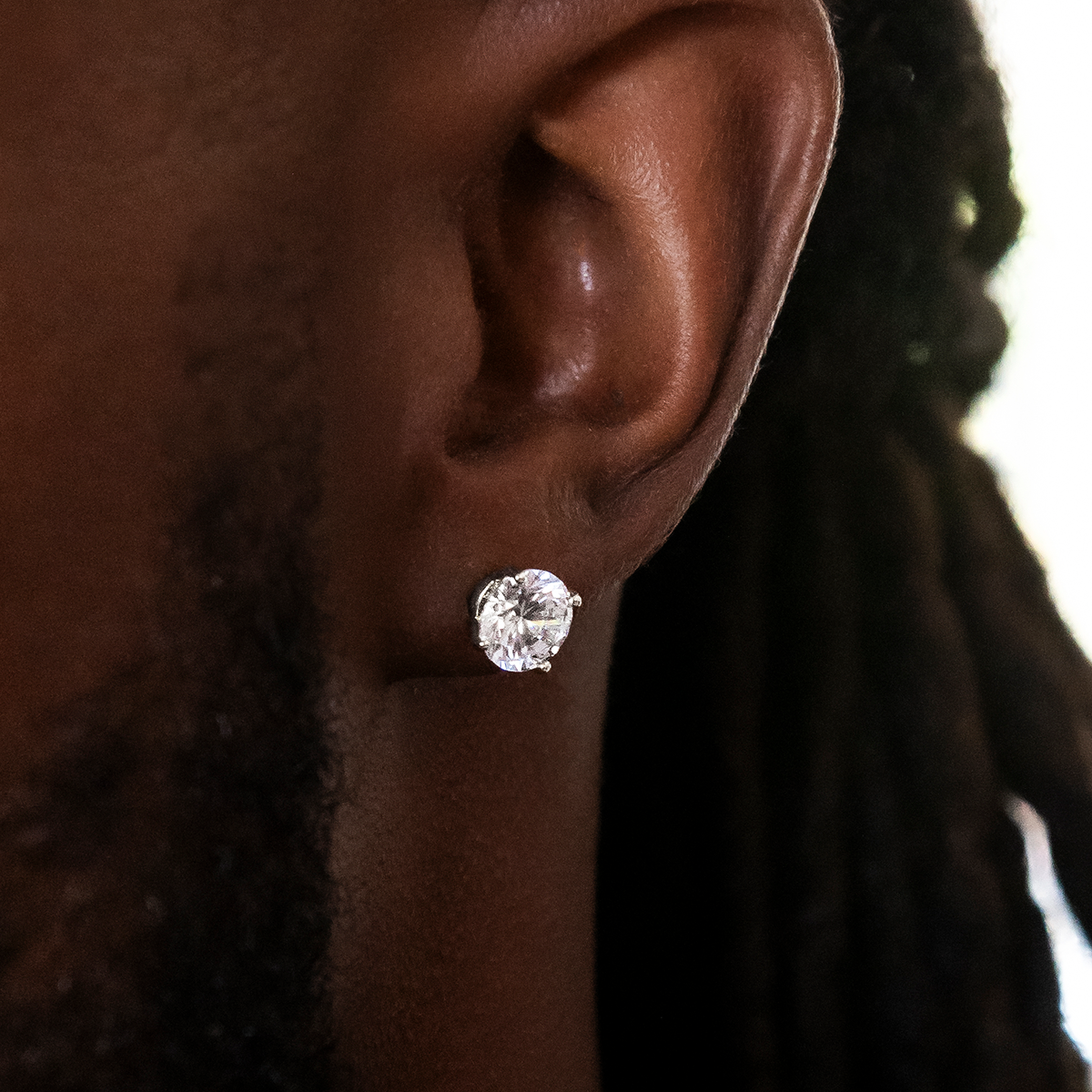 7mm Round Cut Diamond Stud Earrings in White Gold