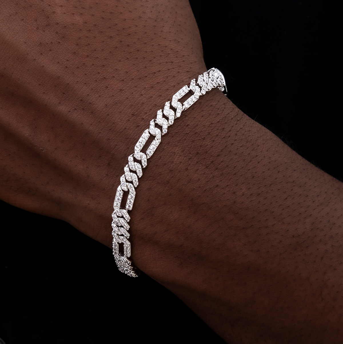 Diamond Figaro Bracelet in White Gold- 6mm