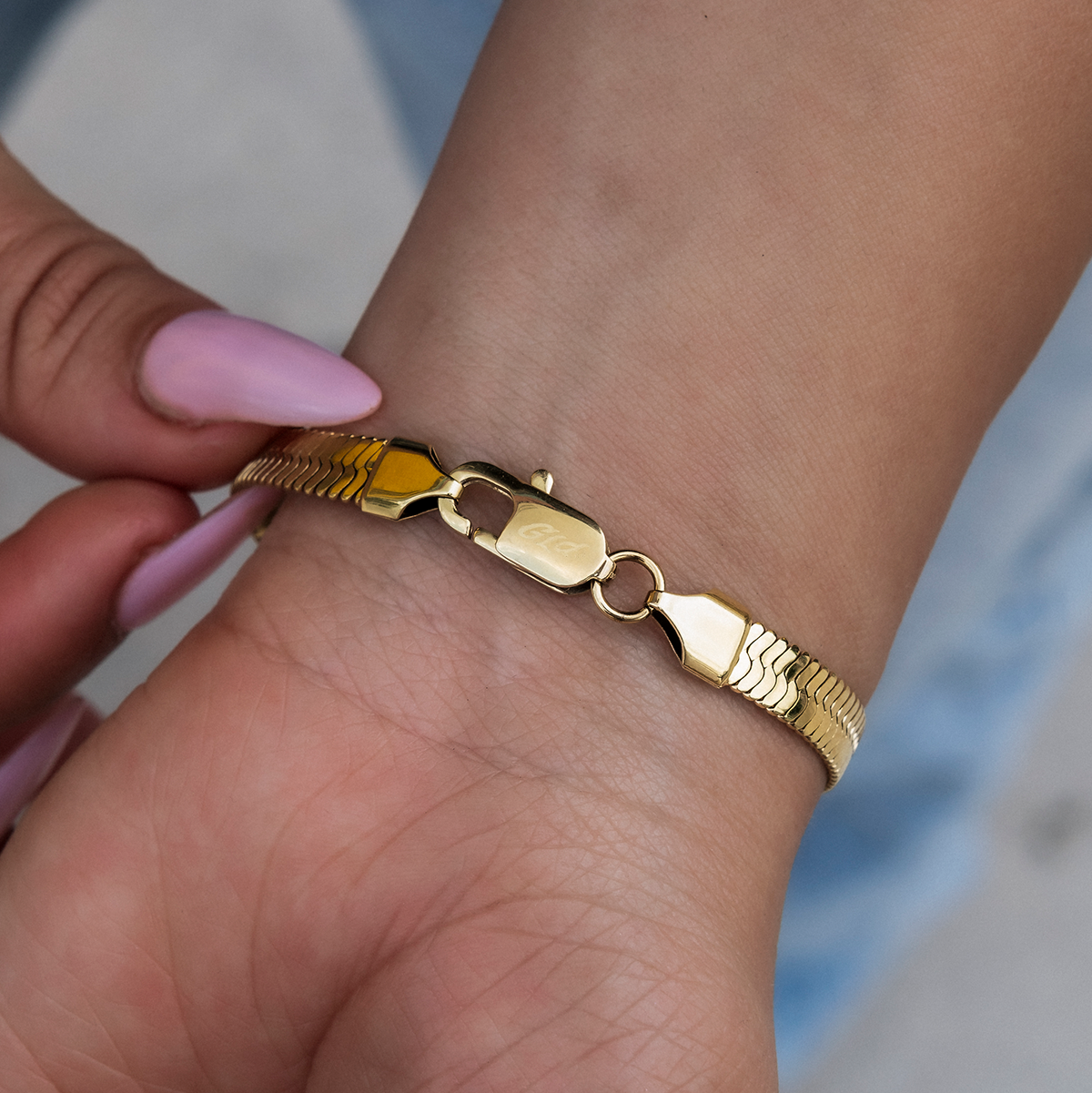 Herringbone Bracelet in Yellow Gold- 6mm