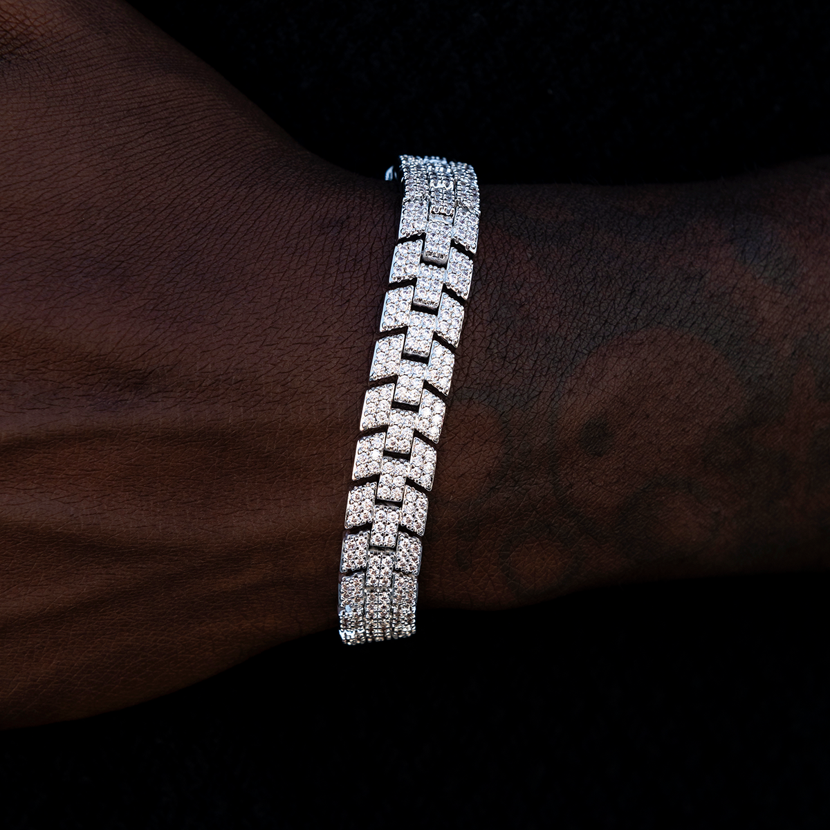 Diamond Spine Bracelet in White Gold