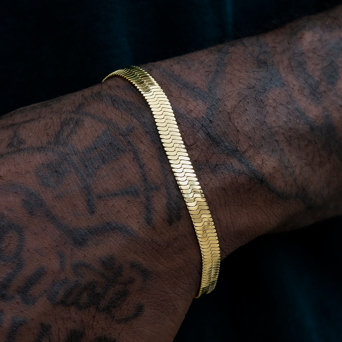 Herringbone Bracelet in Yellow Gold- 6mm